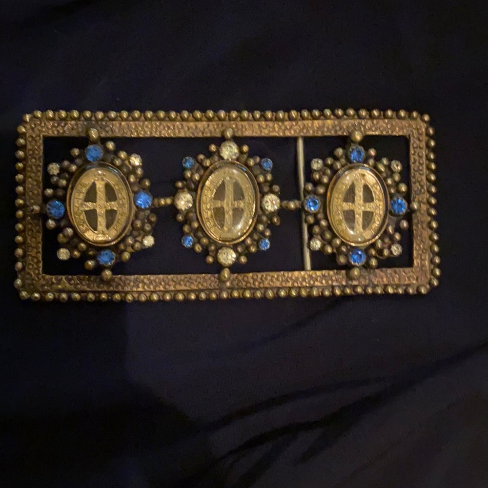 VSA Belt buckle with blue and white stones